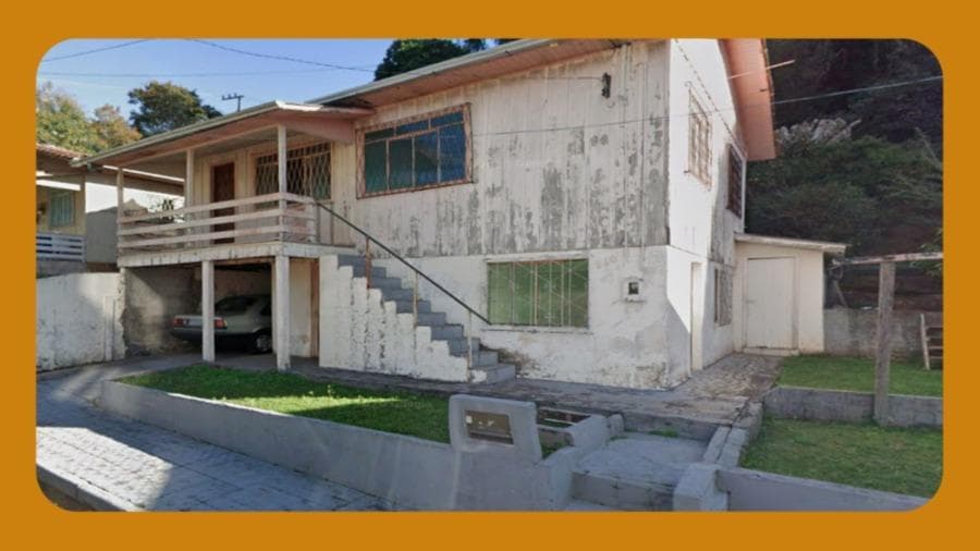 Foto 1 de 2: Casa em leilão em Capinzal - SC, bairro Centro — IMÓVEL RESIDENCIAL, LOCALIZADO NA RUA JOÃO CALDART, Nº 240, CENTRO CAPINZAL/SC. ÁREA TOTAL DO TERRENO DE 405,00 M² E ÁREA CONSTRUÍDA DE 140,00 M².