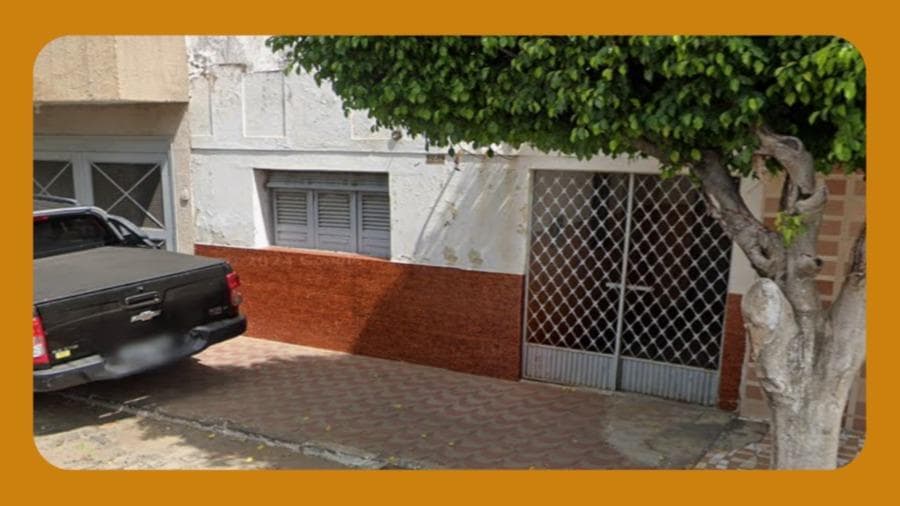 Foto 1 de 2: Casa em leilão em Cajazeiras - PB — UMA CASA RESIDENCIAL, SITUADA NA RUA DESEMBARGADOR BOTO, 751, CAJAZEIRAS/PB, MEDINDO 4,94 METROS DE LARGURA POR 22,21 METROS DE COMPRIMENTO (ESPECIFICAÇÕES NA DESCRIÇÃO)__