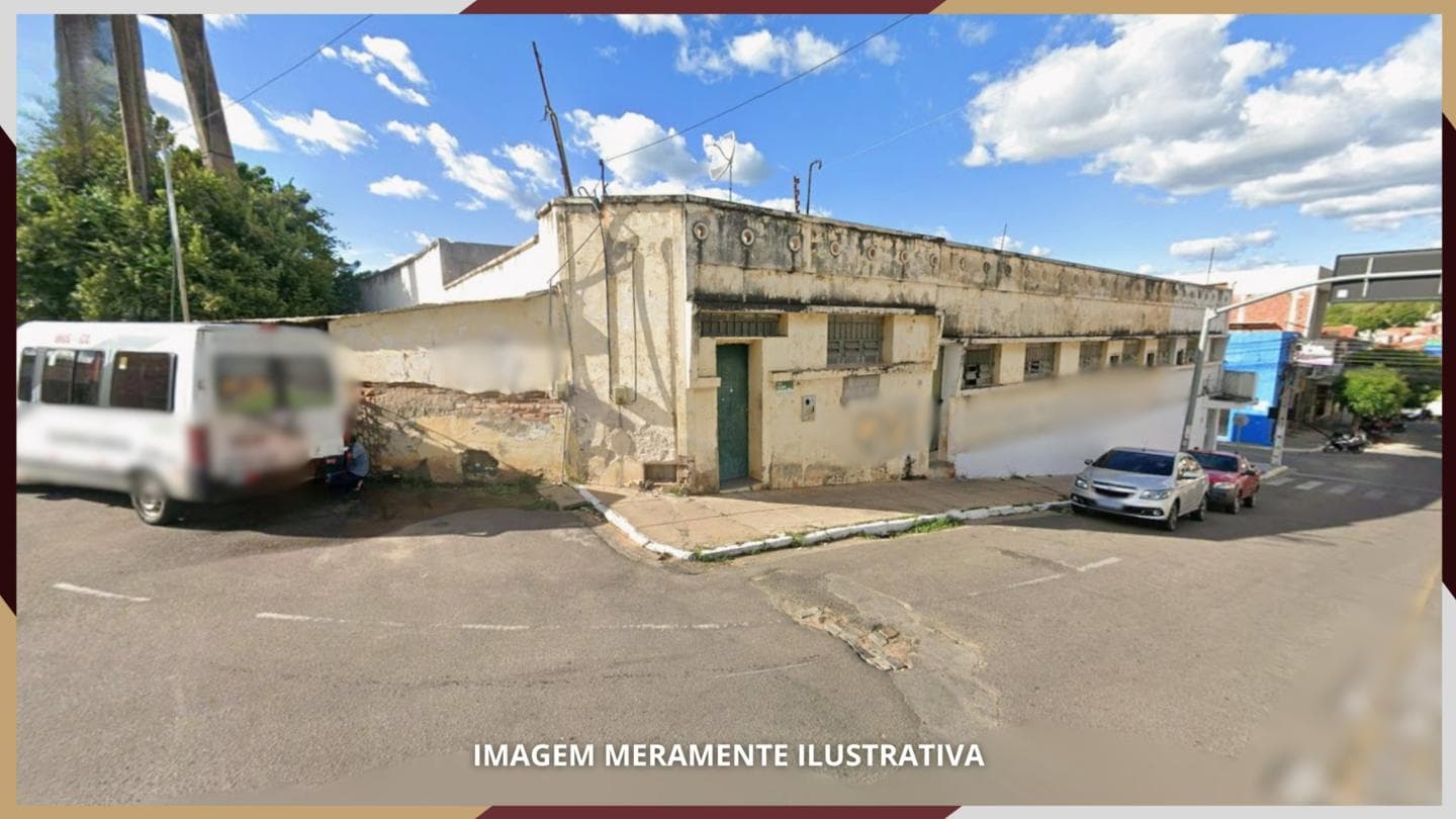 Comercial em leilão em Orós - CE — Prédio, edificado em um terreno com uma área de 316,00m², situado em Orós/CE