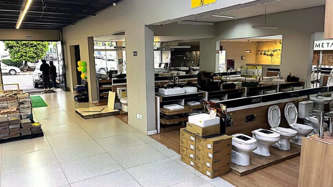 Foto 2 de 4: Comercial em leilão em Marília - SP, bairro Somenzari — Imóvel Comercial, A.T.: 4.141m², A.C.: 4.512m², Somenzari, Marília/SP