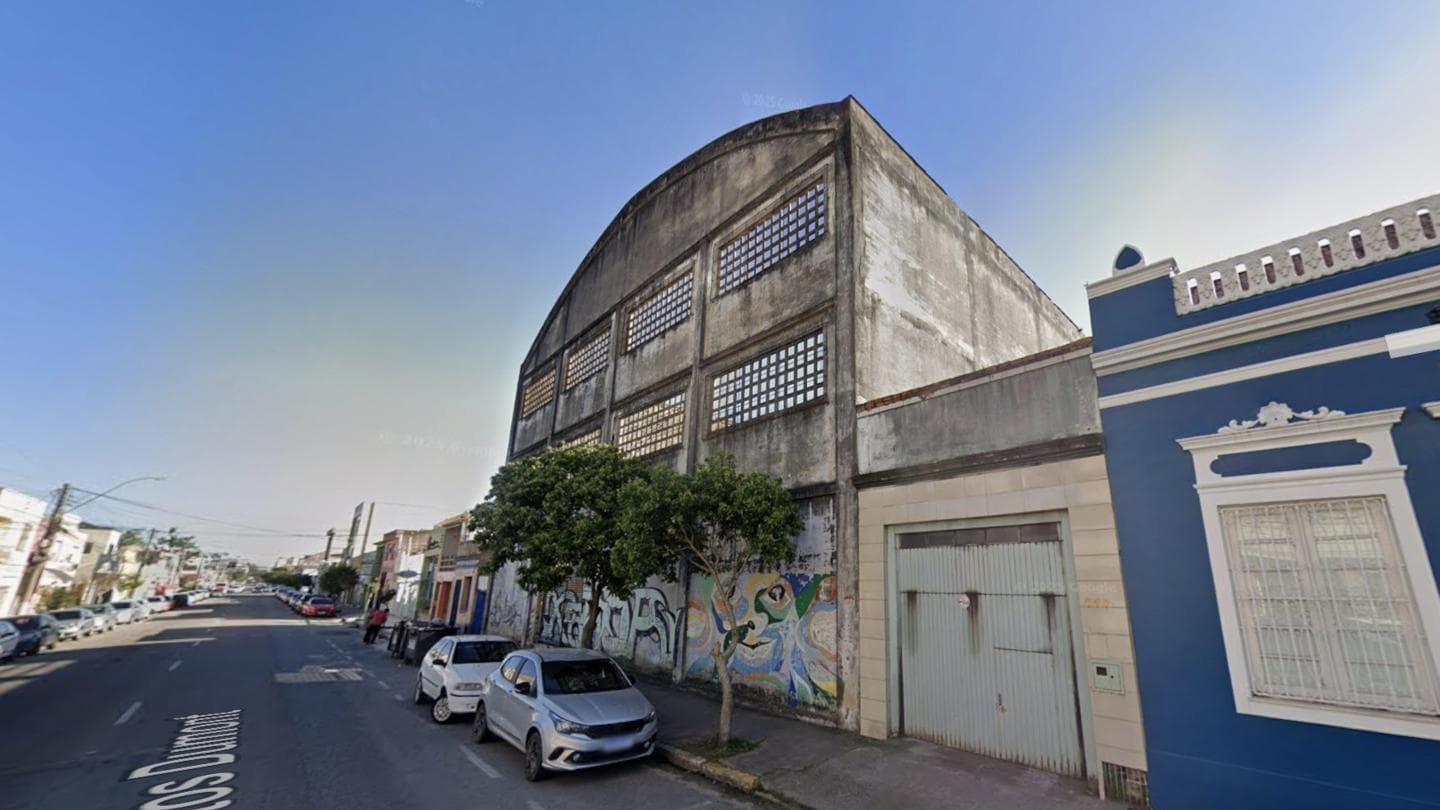 Foto 1 de 4: Comercial em leilão em Pelotas - RS, bairro Centro — Galpão, A.T.: 1.007m², Centro, Pelotas/RS