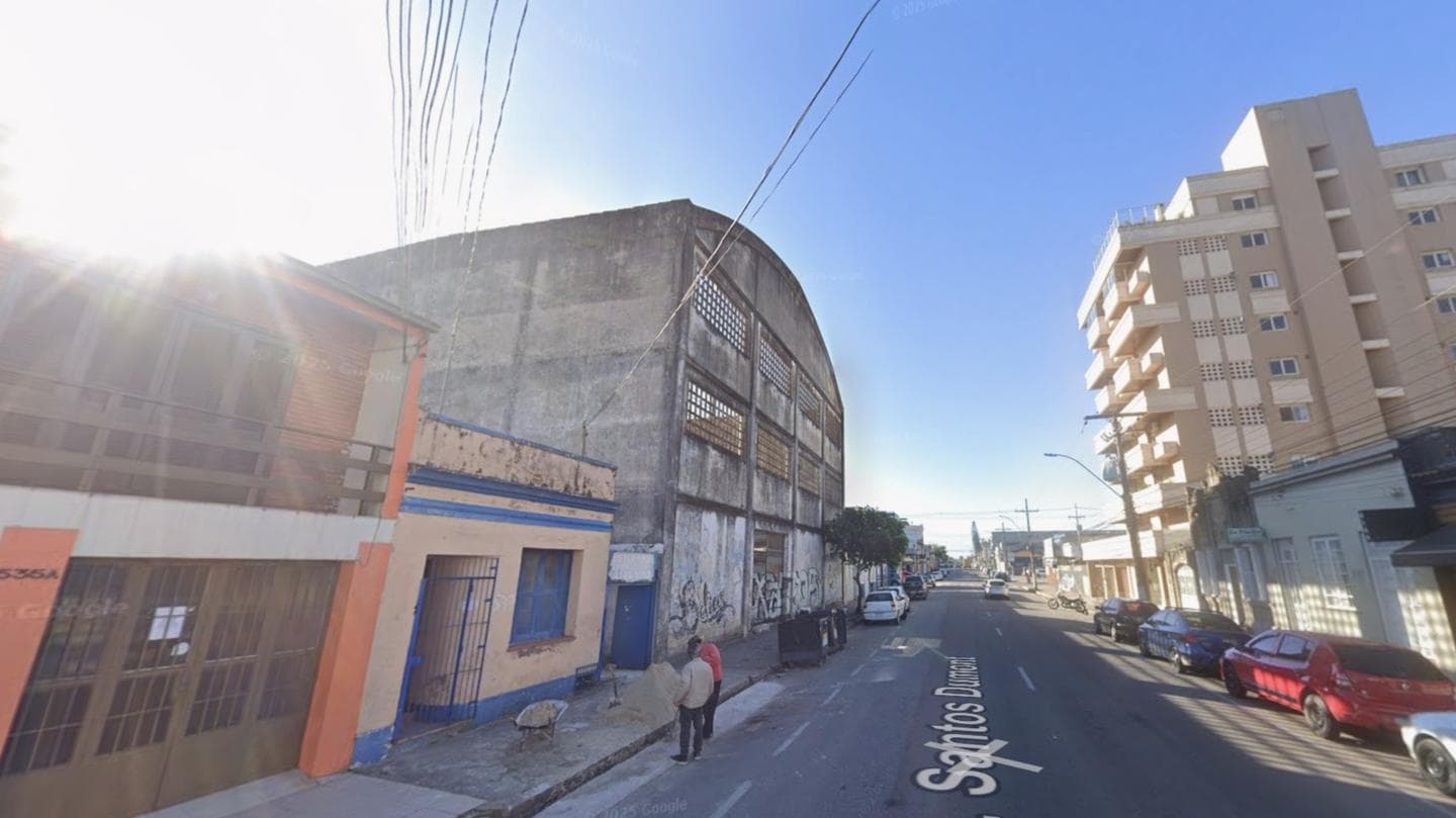 Foto 2 de 4: Comercial em leilão em Pelotas - RS, bairro Centro — Galpão, A.T.: 1.007m², Centro, Pelotas/RS