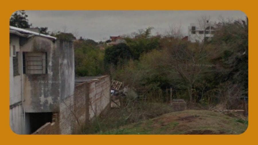 Foto 1 de 2: Terreno em leilão em Bagé - RS, bairro Vila São João — TERRENO NA RUA ERVANDIL ALVES LUCAS, 2575, VILA SÃO JOÃO, BAGÉ/RS. ENCRAVADO NOS FUNDOS DO LOTE Nº 06 DA QUADRA Q, DE FORMATO IRREGULAR. __