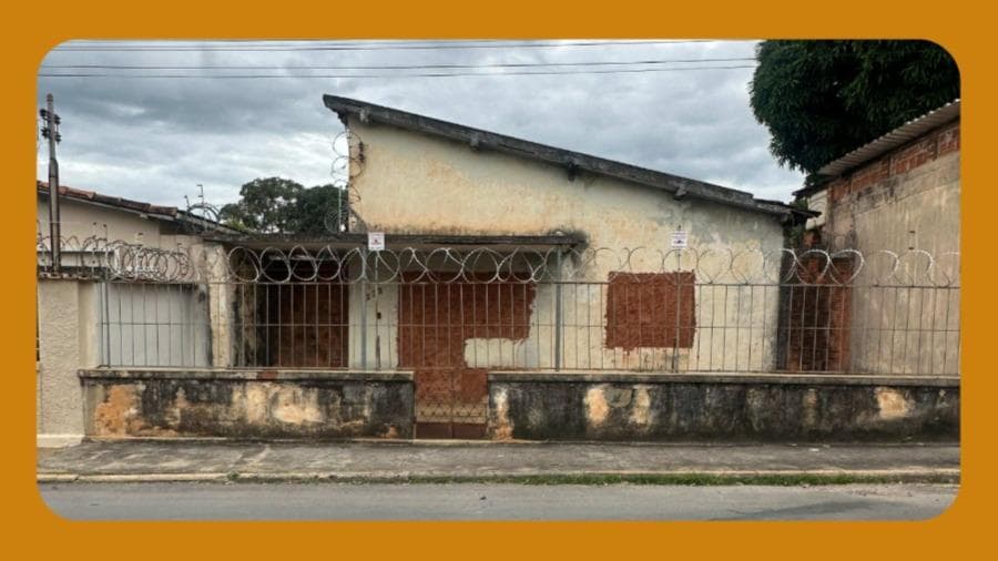Foto 1 de 2: Imóvel em leilão em Montes Claros - MG, bairro Santa Rita I — IMÓVEL NA RUA MONTE PLANO (ANTIGA RUA CEARÁ), Nº 272, BAIRRO SANTA RITA I, MONTES CLAROS/MG, CONSTITUIDO DO LOTE DE TERRENO Nº 19 DA QUADRA 10, COM ÁREA DE 300,00 M², COM EDIFICAÇÃO COM APROXIMADAMENTE 70 M².__