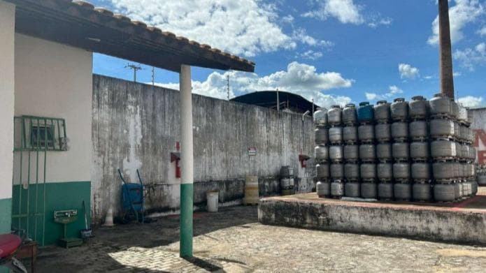 Foto 2 de 5: Comercial em leilão em Acopiara - CE, bairro São Francisco — IMÓVEL COMERCIAL NA RODOVIA CE-060 ¿ SÃO FRANCISCO, ACOPIARA/CE ¿ MATRÍCULA Nº 4.137