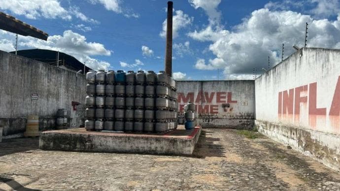 Foto 3 de 5: Comercial em leilão em Acopiara - CE, bairro São Francisco — IMÓVEL COMERCIAL NA RODOVIA CE-060 ¿ SÃO FRANCISCO, ACOPIARA/CE ¿ MATRÍCULA Nº 4.137