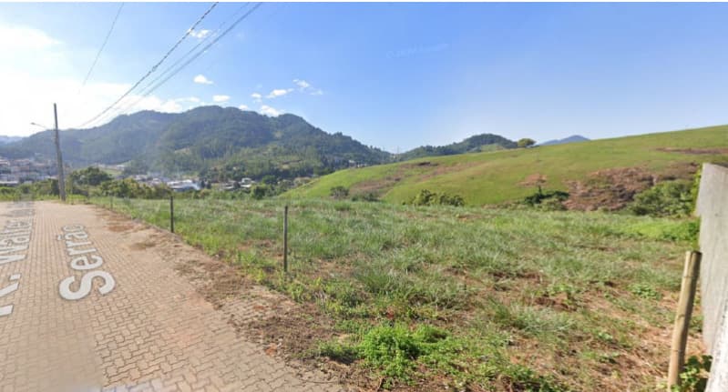 Foto 2 de 3: Terreno em leilão em Iconha - ES, bairro Itacuruçá — LOTE 001 Uma casa e dois lotes