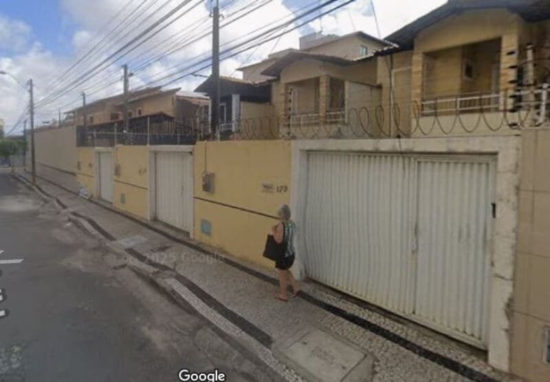 Foto 3 de 3: Casa em leilão em Fortaleza - CE — LOTE 030 Casa com 138,11M² de Área Privativa em FORTALEZA/CE