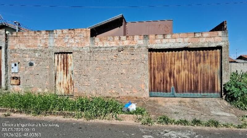 Casa em leilão em Uberaba - MG — LOTE 118 Casa com 57,37M² de Área Privativa em UBERABA/MG