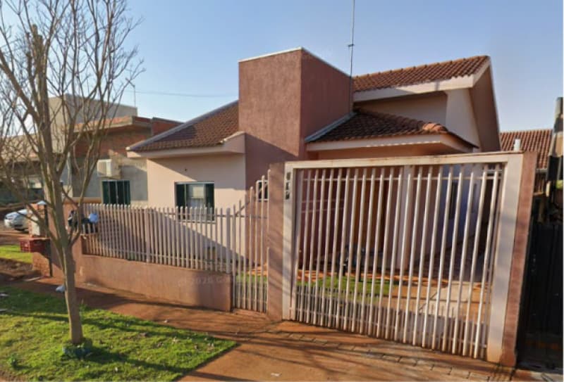 Foto 1 de 15: Casa em leilão em Nova Aurora - PR, bairro Jardim Pinheiros I — LOTE 028 Casa com 125,72m² em terreno de 221,30m² (Nova Aurora-PR)