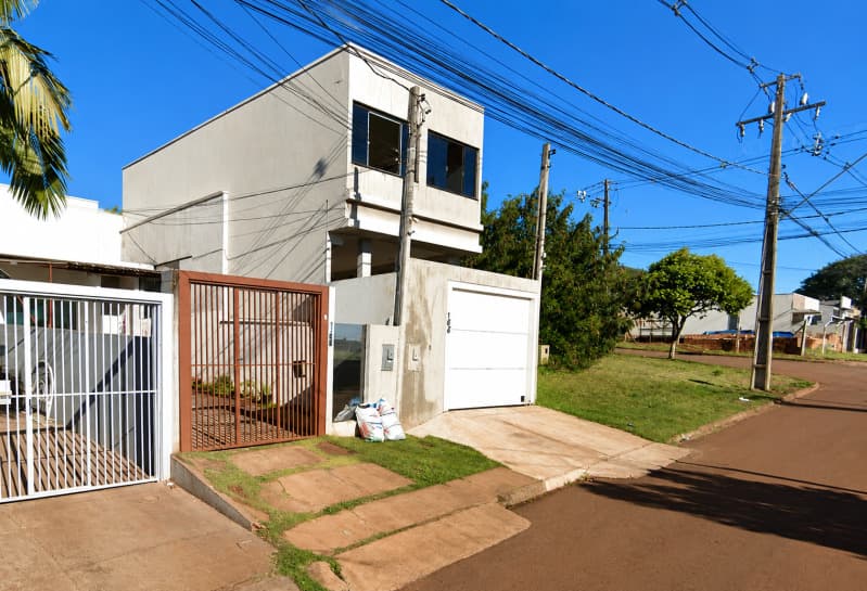 Foto 2 de 24: Casa em leilão em Cafelândia - PR, bairro Centro — LOTE 037 IMÓVEL RESIDENCIAL COM 172m² em TERRENO DE 155m² - CAFELÂNDIA - PR