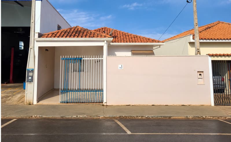 Foto 1 de 17: Casa em leilão em Itaberá - SP, bairro Centro — LOTE 005 Imóvel residencial em Itaberá - SP