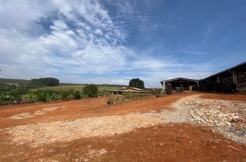 Foto 4 de 9: Area Rural em leilão em Arapoti - PR — LOTE 011 Parte Ideal (6.103,93m²) de Imóvel com casa e barracões - Arapoti - Pr