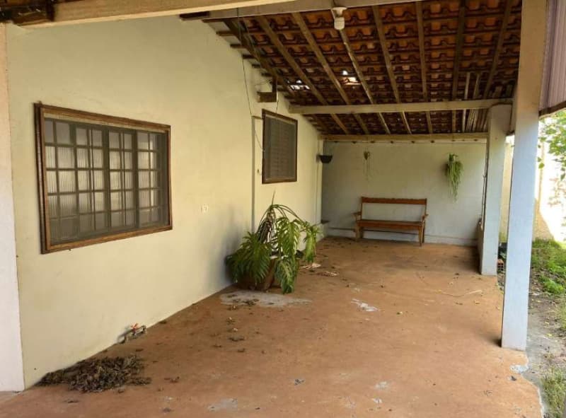 Foto 3 de 17: Casa em leilão em Jacarezinho - PR, bairro Marques dos Reis — LOTE 003 Imóvel Residencial com área construída de 135m² e Terreno de 320m² - Jacarezinho - PR (próx