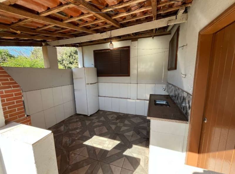 Foto 12 de 17: Casa em leilão em Jacarezinho - PR, bairro Marques dos Reis — LOTE 003 Imóvel Residencial com área construída de 135m² e Terreno de 320m² - Jacarezinho - PR (próx