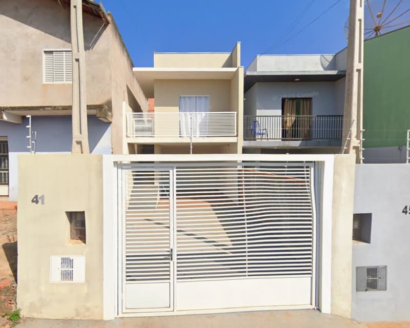 Foto 1 de 16: Casa em leilão em Taquarituba - SP, bairro Centro — LOTE 014 IMÓVEL RESIDENCIAL COM 116,55m² EM TERRENO DE 210m² - TAQUARITUBA - SP