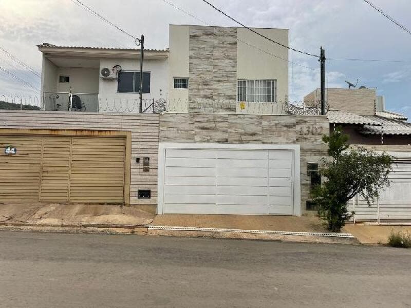 Casa em leilão em Barreiras - BA — LOTE 008 CASA - AREA PRIVATIVA (M²): 90 BAIRRO: BANDEIRANTES CIDADE: BARREIRAS-BA