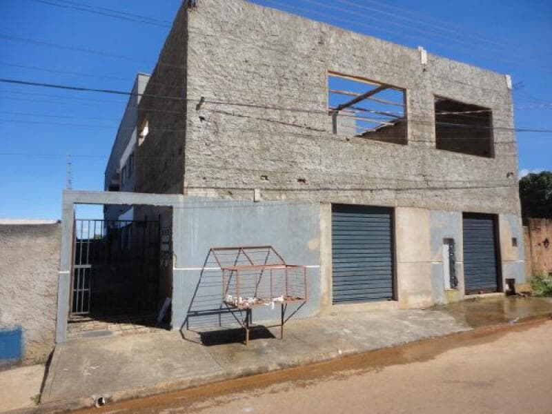 Apartamento em leilão em Águas Lindas De Goiás - GO — LOTE 053 APARTAMENTO - AREA PRIVATIVA (M²): 61,57 BAIRRO: JARDIM DA BARRAGEM VI CIDADE: AGUAS LINDAS