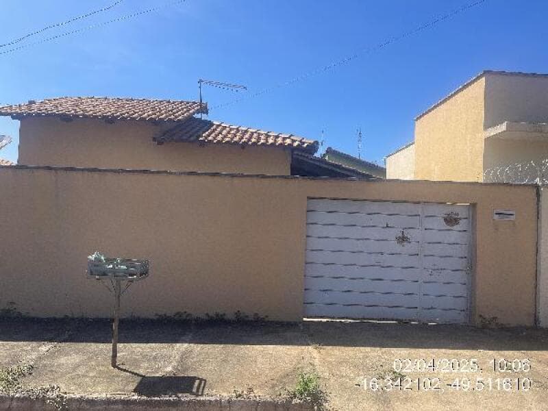 Casa em leilão em Inhumas - GO — LOTE 082 CASA - AREA PRIVATIVA (M²): 97,07 BAIRRO: SETOR ALFA VILLE CIDADE: INHUMAS-GO