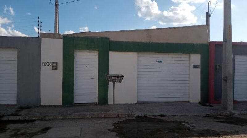 Casa em leilão em Belo Jardim - PE — LOTE 233 CASA - AREA PRIVATIVA (M²): 60 BAIRRO: SAO SEBASTIAO CIDADE: BELO JARDIM-PE