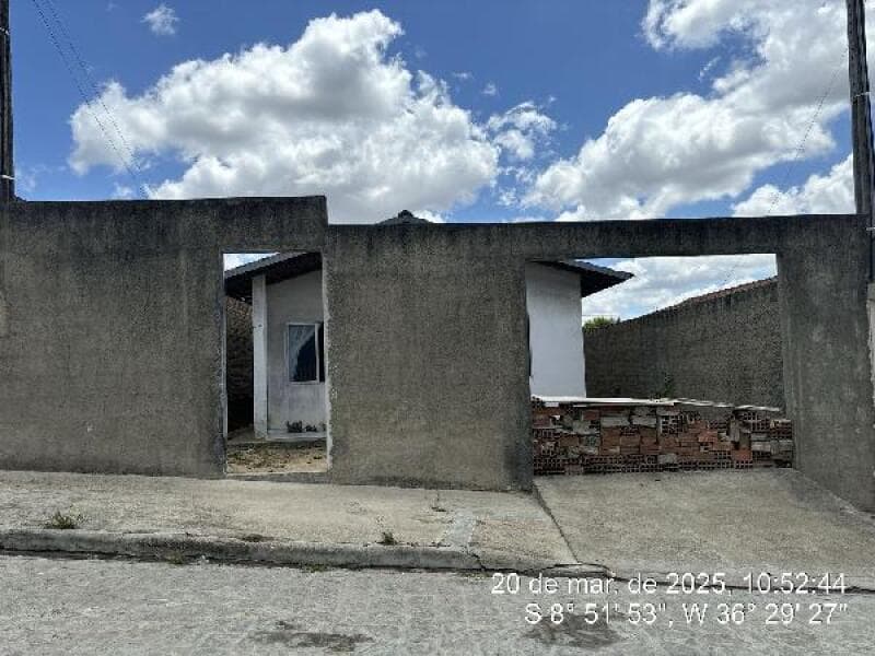 Casa em leilão em Garanhuns - PE — LOTE 240 CASA - AREA PRIVATIVA (M²): 51 BAIRRO: DOM HELDER CAMARA CIDADE: GARANHUNS-PE