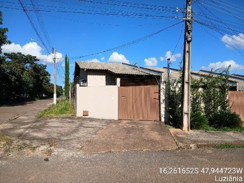Casa em leilão em Luziânia - GO, bairro São Caetano — LOTE 096 Casa - AREA PRIVATIVA (M²): 71,18 BAIRRO: SAO CAETANO CIDADE: LUZIANIA-GO