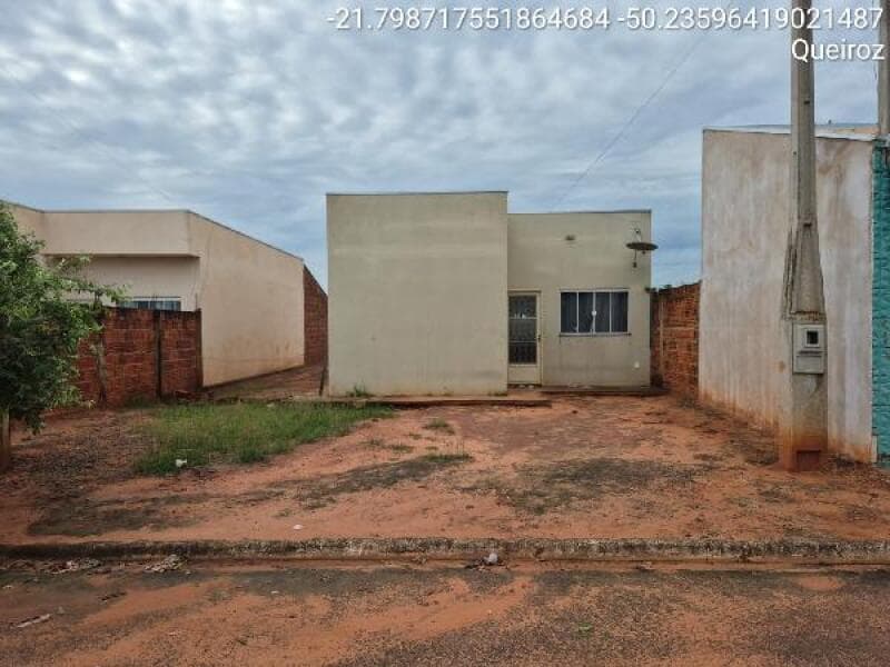 Casa em leilão em Queiroz - SP — LOTE 494 Casa - AREA PRIVATIVA (M²): 53,55 BAIRRO: CIDADE: QUEIROZ-SP