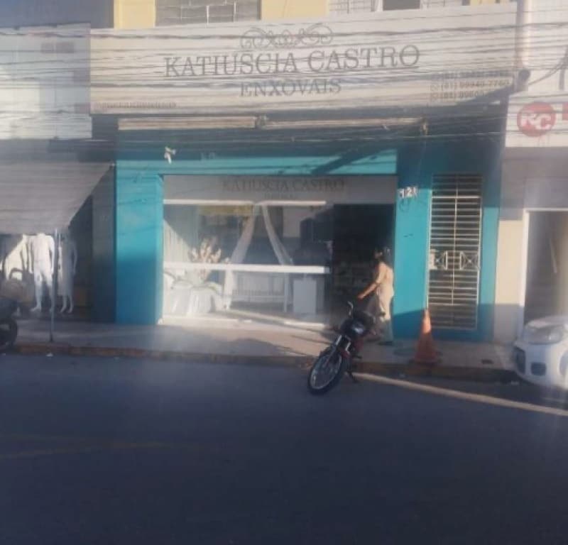 Foto 1 de 4: Comercial em leilão em Surubim - PE — LOTE 001 CASA COMERCIAL SITUADA NA RUA SETE DE SETEMBRO, 128, SURUBIM-PE