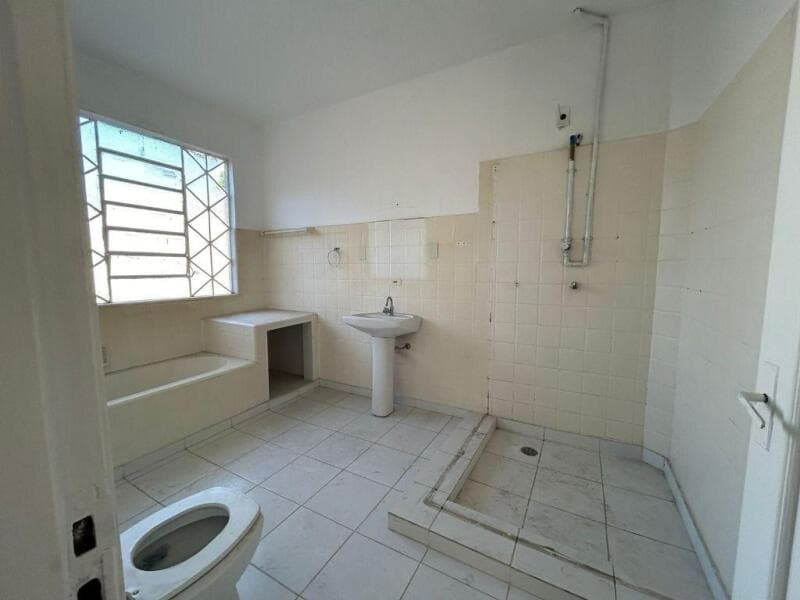 Foto 5 de 9: Casa em leilão em Curitiba - PR — LOTE 006 Casa Antiga no São Francisco