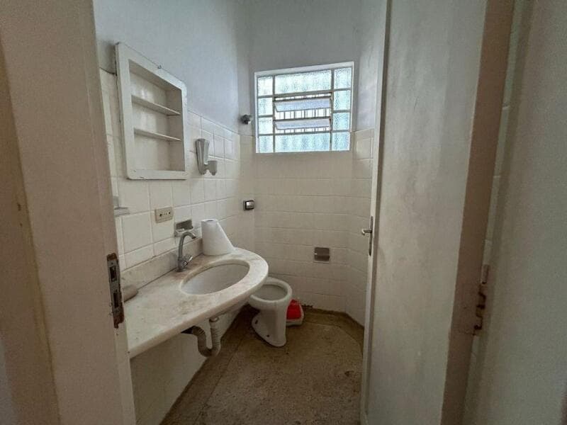 Foto 6 de 9: Casa em leilão em Curitiba - PR — LOTE 006 Casa Antiga no São Francisco