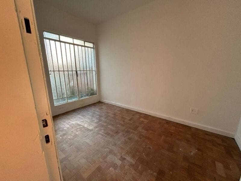Foto 7 de 9: Casa em leilão em Curitiba - PR — LOTE 006 Casa Antiga no São Francisco