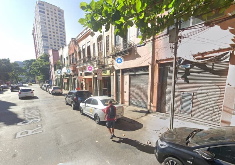 Foto 4 de 6: Comercial em leilão em Rio De Janeiro - RJ, bairro Centro — LOTE 002 IMÓVEL COMERCIAL e RESIDENCIAL Rua de Santana nº 137 - Centro da cidade do Rio de Janeiro/R