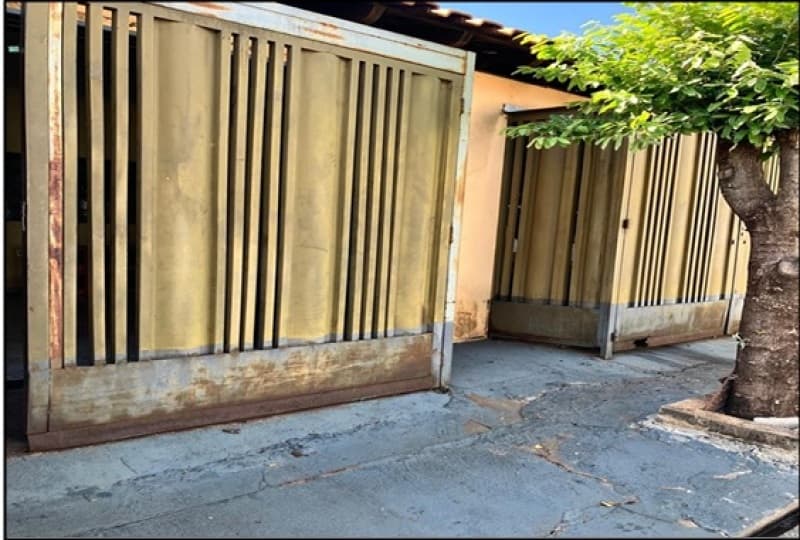Foto 1 de 21: Casa em leilão em Ribeirão Preto - SP, bairro Ipiranga — LOTE 001 IMÓVEL RESIDENCIAL localizado no Bairro Ipiranga na cidade de Ribeirão Preto/SP