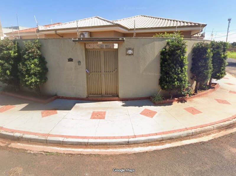 Foto 1 de 6: Casa em leilão em Cravinhos - SP, bairro Jardim das Acácias — LOTE 001 PARTE IDEAL - 50% de CASA RESIDENCIAL localizada no Bairro Jardim das Acácias na cidade de