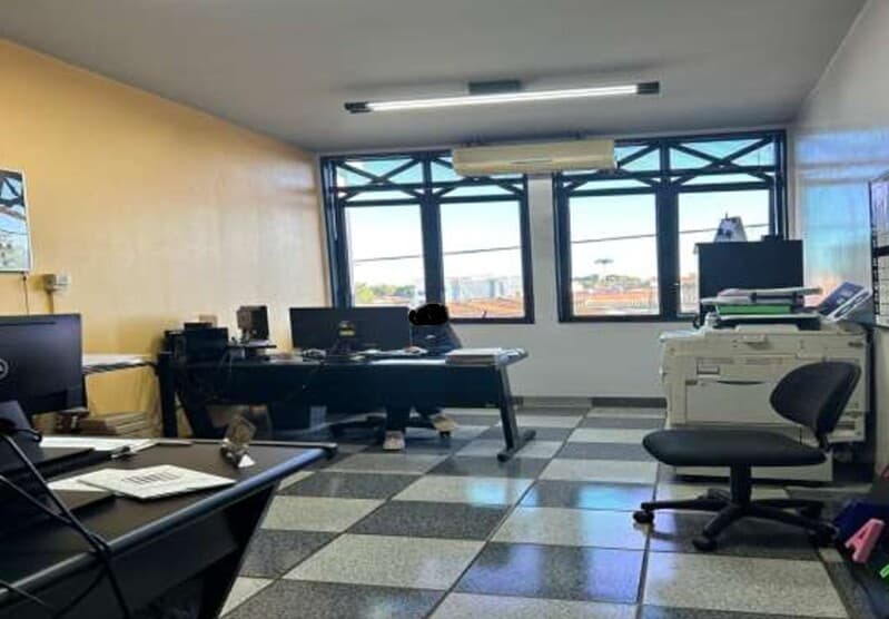 Foto 22 de 28: Comercial em leilão em Ribeirão Preto - SP, bairro Ipiranga — LOTE 001 PRÉDIO COMERCIAL assobradado localizado no Bairro Ipiranga na cidade de Ribeirão Preto/SP