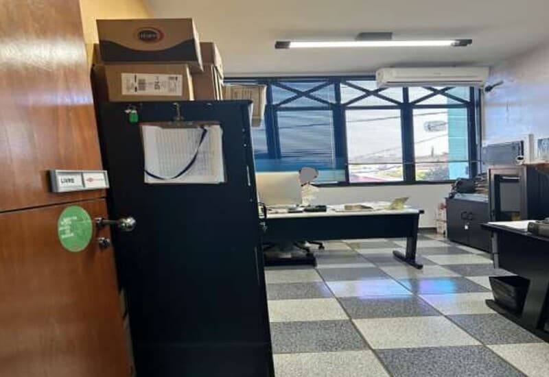 Foto 23 de 28: Comercial em leilão em Ribeirão Preto - SP, bairro Ipiranga — LOTE 001 PRÉDIO COMERCIAL assobradado localizado no Bairro Ipiranga na cidade de Ribeirão Preto/SP