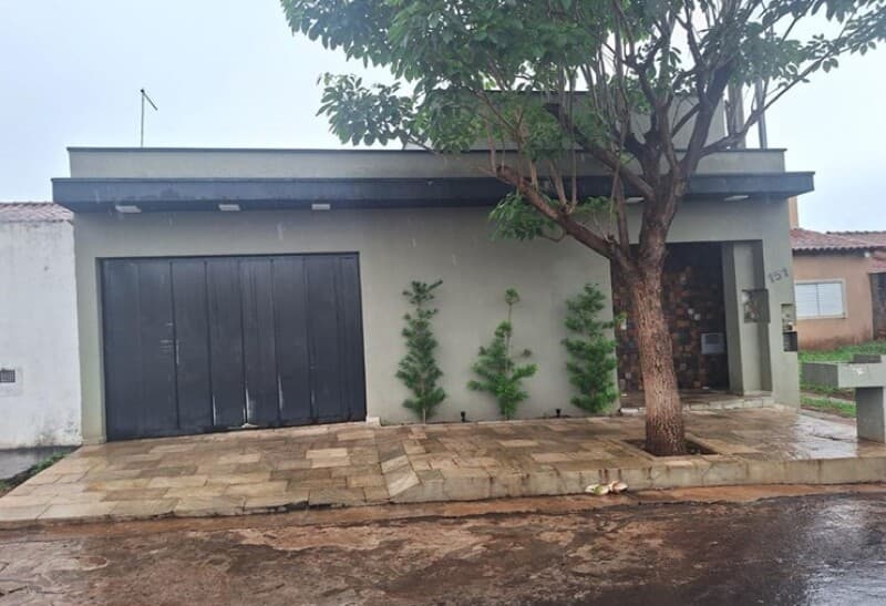 Foto 1 de 9: Casa em leilão em Ituiutaba - MG, bairro Residencial dos Ipês — LOTE 001 ALIENAÇÃO FIDUCIÁRIA de IMÓVEL RESIDENCIAL localizado á Av. Marcelo Rezende Calil, nº 151 -