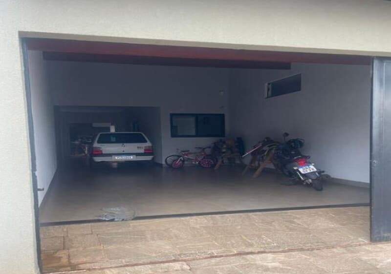Foto 7 de 9: Casa em leilão em Ituiutaba - MG, bairro Residencial dos Ipês — LOTE 001 ALIENAÇÃO FIDUCIÁRIA de IMÓVEL RESIDENCIAL localizado á Av. Marcelo Rezende Calil, nº 151 -
