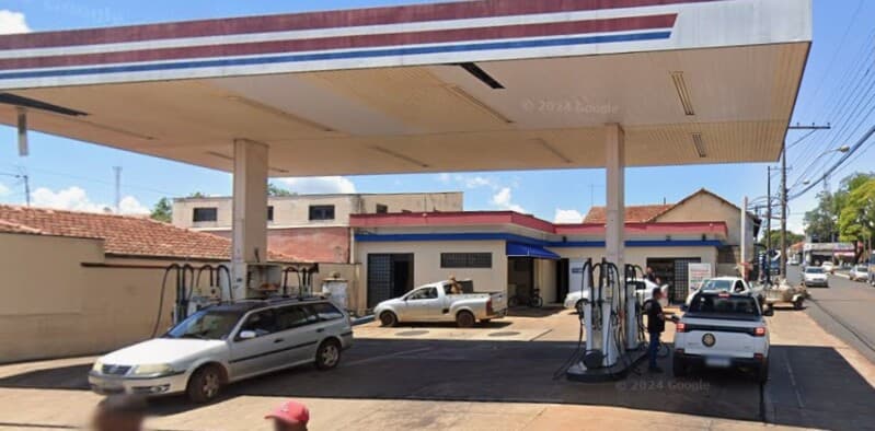 Foto 3 de 6: Comercial em leilão em Serra Azul - SP, bairro Centro — LOTE 001 PARTE IDEAL DE IMÓVEL COMERCIAL - Posto de Combustíveis - localizado no Centro da cidade de