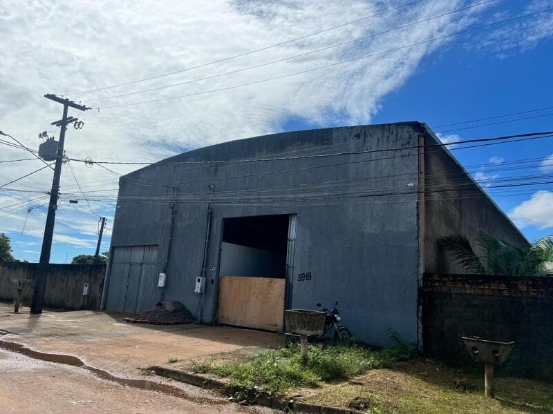 Foto 1 de 2: Comercial em leilão em Porto Velho - RO — LOTE 001 EXCELENTE IMÓVEL GALPÃO COM 600M² EM PORTO VELHO/RO