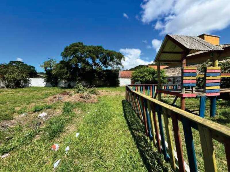 Foto 4 de 8: Terreno em leilão em Florianópolis - SC — LOTE 003 IMÓVEL URBANO COM 823,54² EM FLORIANÓPOLIS (SIGEP 1024)