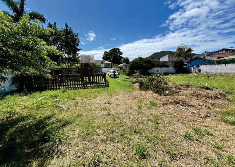 Foto 5 de 8: Terreno em leilão em Florianópolis - SC — LOTE 003 IMÓVEL URBANO COM 823,54² EM FLORIANÓPOLIS (SIGEP 1024)