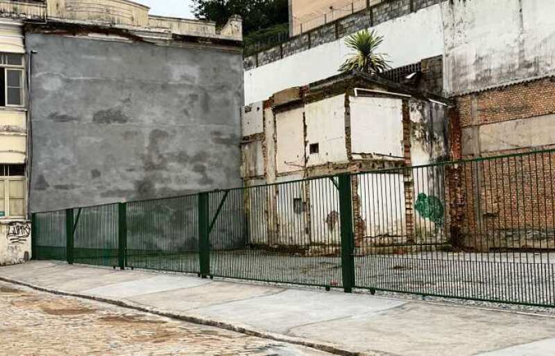 Foto 8 de 11: Terreno em leilão em Florianópolis - SC — LOTE 004 IMÓVEL URBANO COM 397,54m2 NO CENTRO DE FLORIANÓPOLIS (SIGEP 253 e 254)