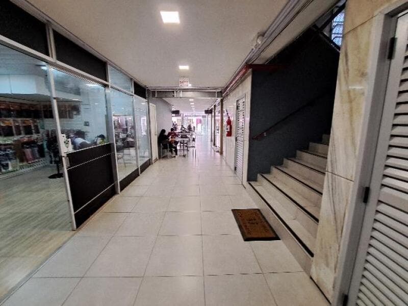 Foto 3 de 11: Comercial em leilão em Florianópolis - SC — LOTE 010 SALA COMERCIAL COM 340,73M² Edifício Berenhauser NO CENTRO DE FLORIANÓPOLIS/SC (SIGEP 1013)