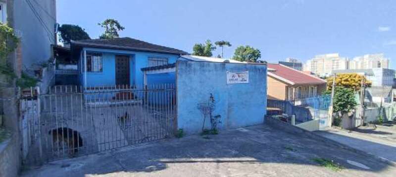 Foto 1 de 9: Terreno em leilão em Curitiba - PR, bairro Atuba — LOTE 001 IMÓVEL COM 500m² NO BAIRRO ALTO EM CURITIBA/PR