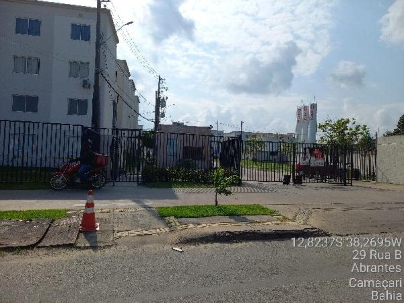 Apartamento em leilão em Camaçari - BA — LOTE 016 IMÓVEIS CAIXA