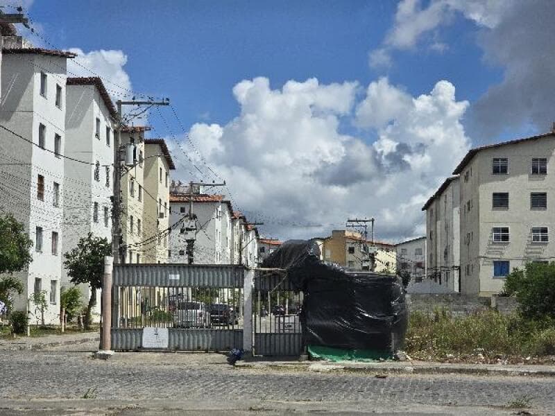 Apartamento em leilão em Feira De Santana - BA — LOTE 018 IMÓVEIS CAIXA