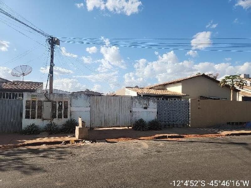 Casa em leilão em Luís Eduardo Magalhães - BA — LOTE 031 IMÓVEIS CAIXA