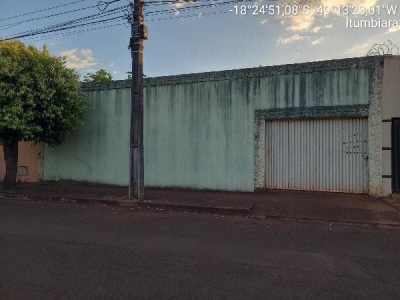 Casa em leilão em Itumbiara - GO — LOTE 091 IMÓVEIS CAIXA