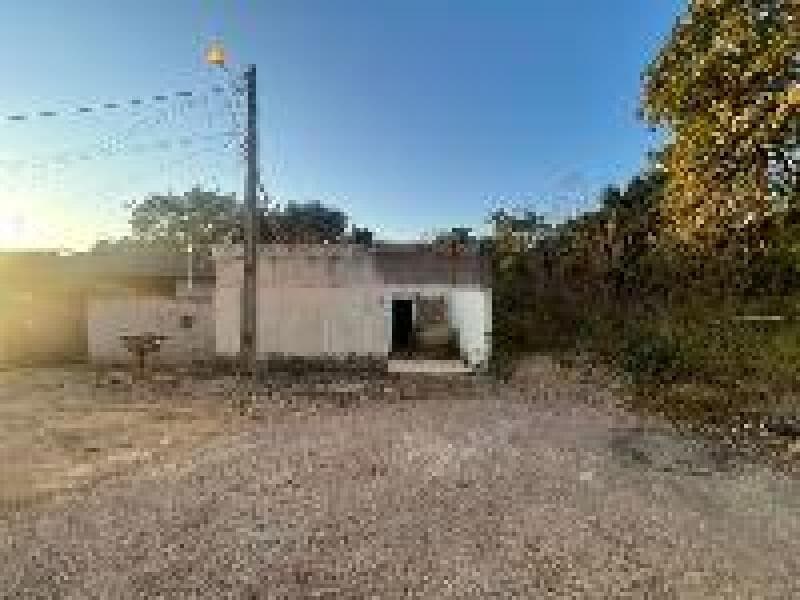 Casa em leilão em Santo Antônio Do Descoberto - GO — LOTE 105 IMÓVEIS CAIXA